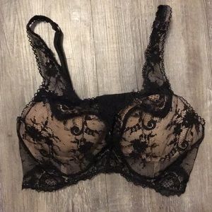 Victoria’s Secret black lace bra